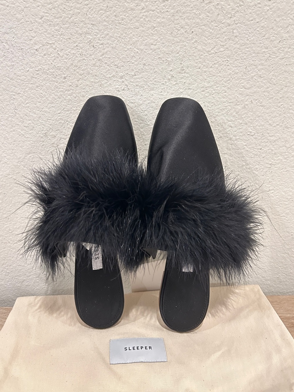 NWT Sleeper Women's Black Manon Feather Slide Mule Slipper, Size 40, $325 Retail